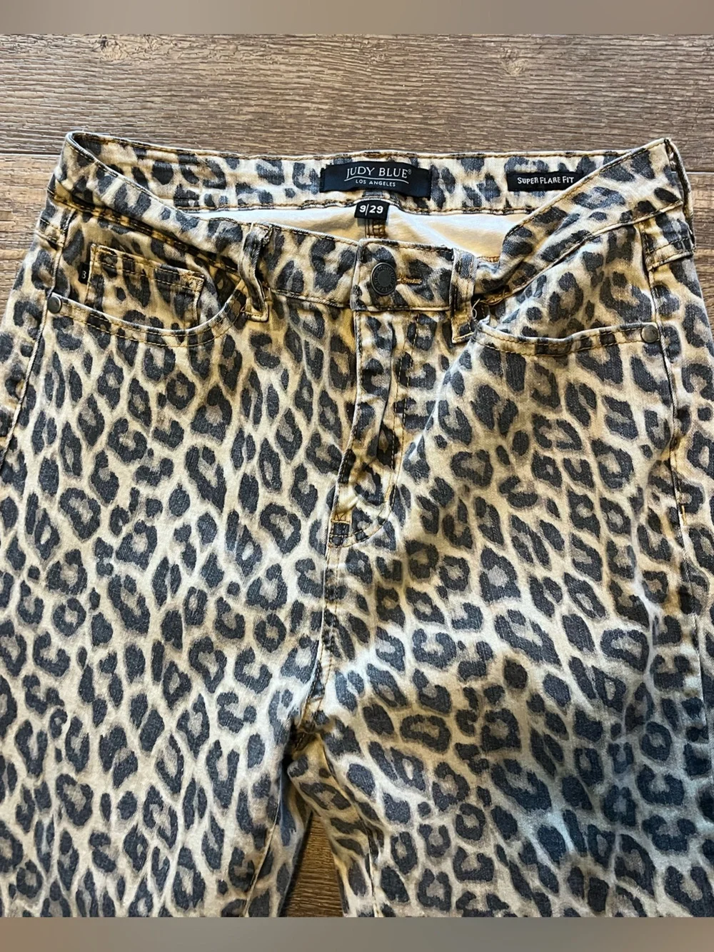 Judy Blue Leopard Print Super Flare Jeans with Raw Hem - Picture 2 of 8